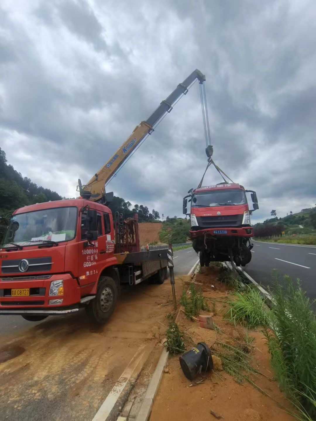 富阳区吊车出租公司在日常生活中对吊车要怎样检查