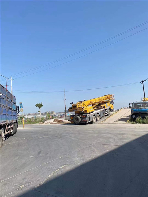 富阳区25吨吊车的租赁价格大概是多少？