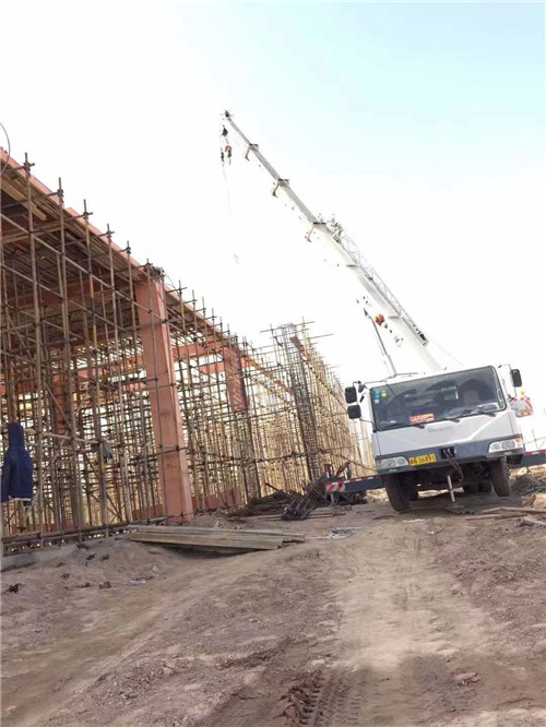 富阳区吊车作业的安全注意事项有哪些？